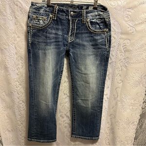 Miss Me Signature Cuffed Capris. Size 29.. Preowned good condition.